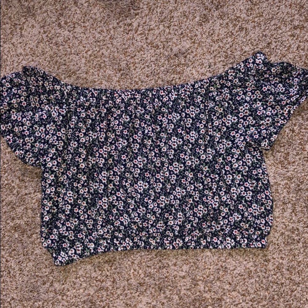 Off-the-Shoulder Floral Crop Top